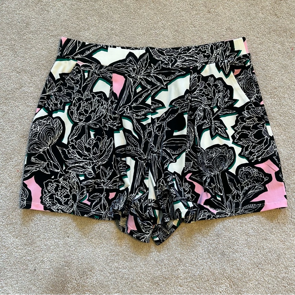 Express Floral Patterned Pleated Flowy Shorts